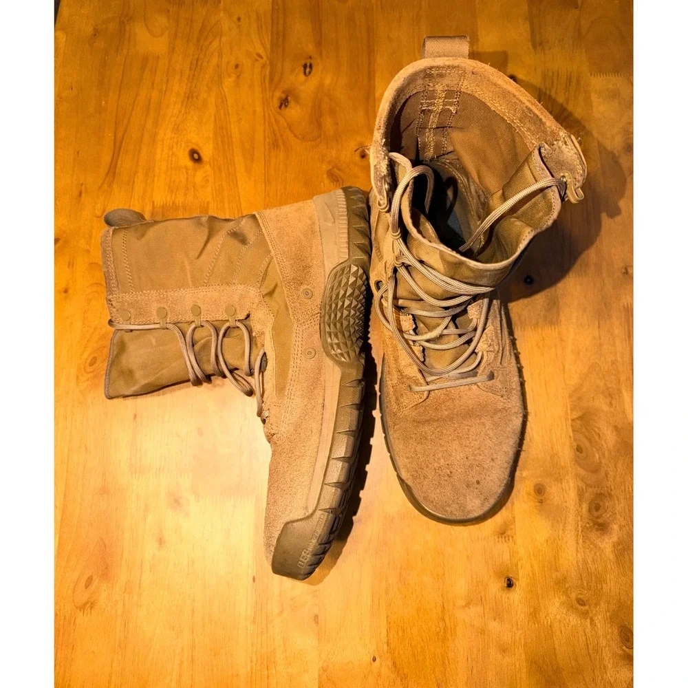 Nike SFB Field 8 Inch Tactical Boots Coyote Brown Suede Mens 631371-222